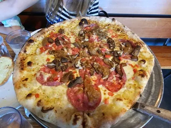 Versalia Pizza Kendall Yards