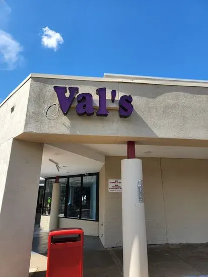 Val's Comfort Kitchen