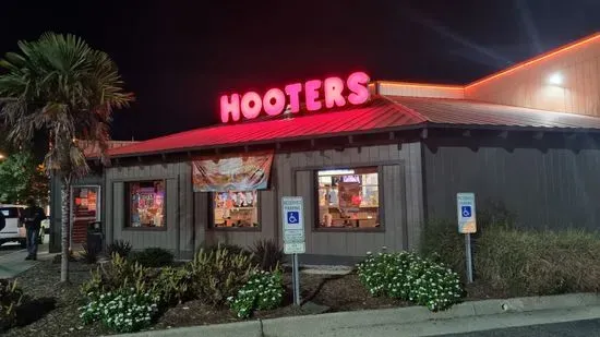 Hooters