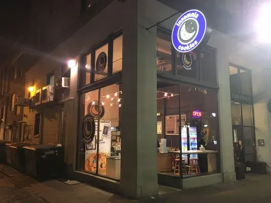 Insomnia Cookies