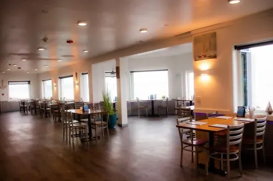 Bay Breeze Restaurant and Bar