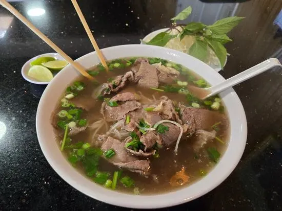 SAIGON PHO & BANH MI