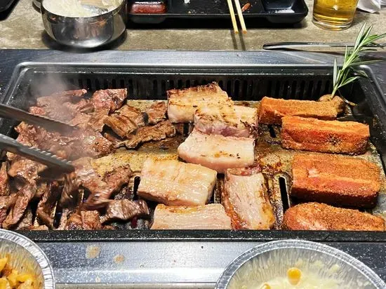 The Qui Korean BBQ & BAR | Korean BBQ Fairfax, VA