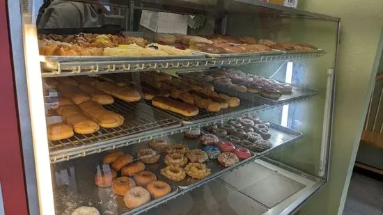 Evergreen Donuts