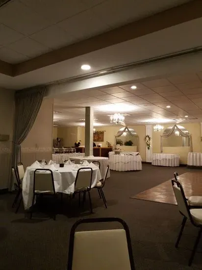 Enzo's Restaurant & Banquet