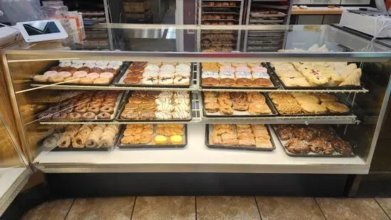 Milton's Donuts