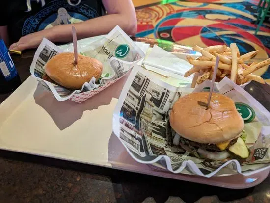 Wahlburgers