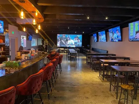 Diamond Sports Bar and Lounge