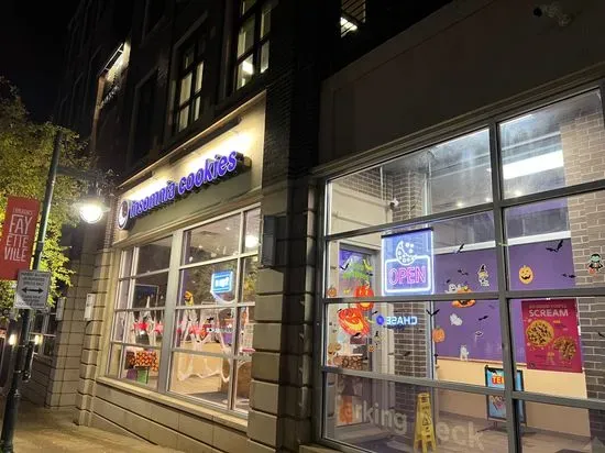 Insomnia Cookies