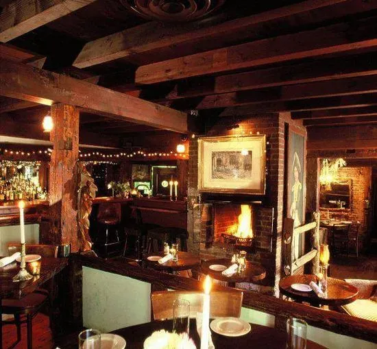 The Stagecoach Tavern at Race Brook Lodge