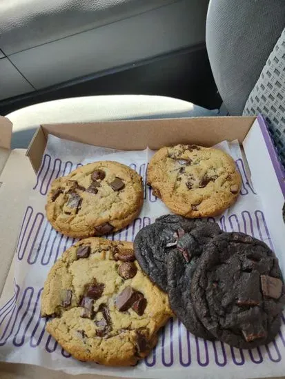 Insomnia Cookies