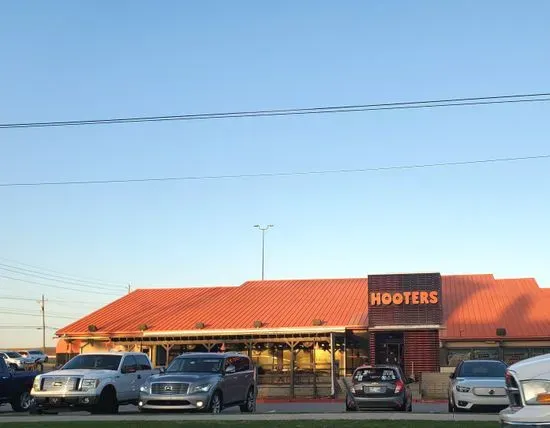 Hooters