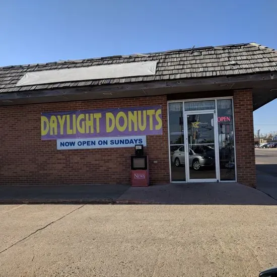 Daylight Donuts Liberal