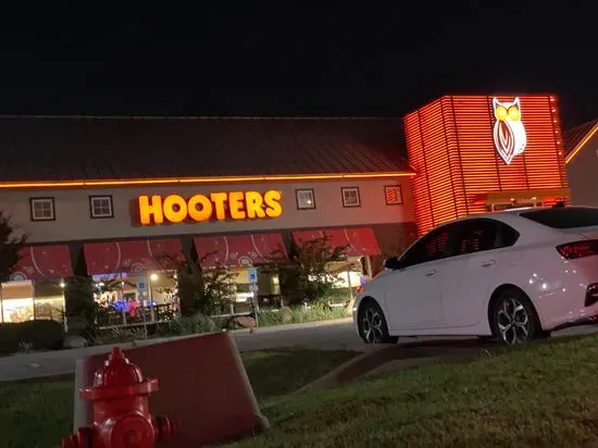 Hooters