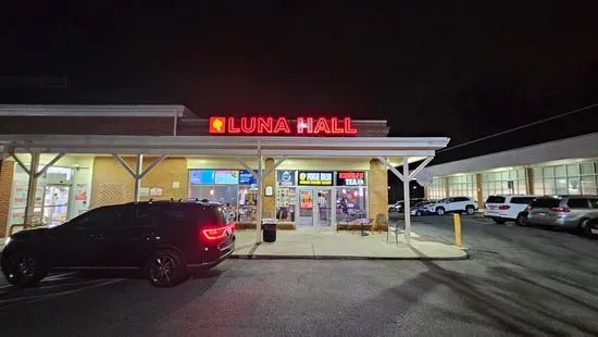 Luna Hall Wheaton