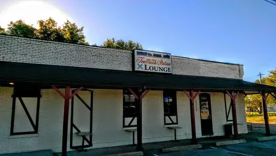 Tenbrook Station Lounge