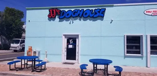 JJ's DogHouse