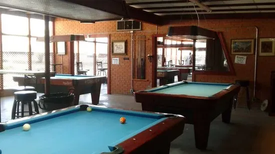 Side Pocket Billiards