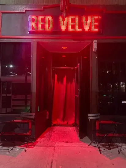 Red Velvet Bar & Grill