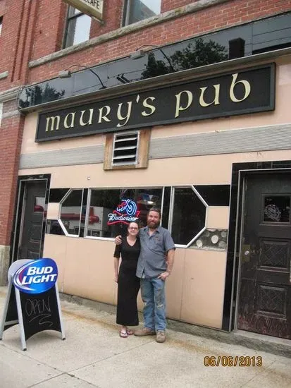 Maury's Pub