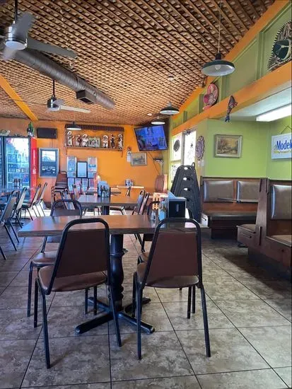 La Perla Tapatia Restaurant