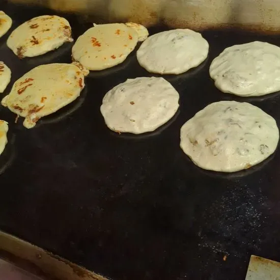 Dinora's Pupusa