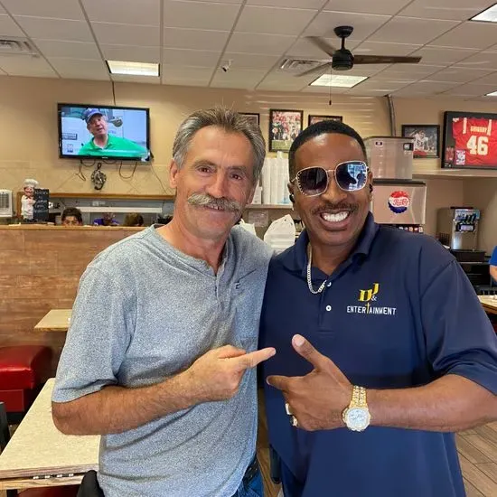 Canton Family Restaurant | Canton, IL | Checkle