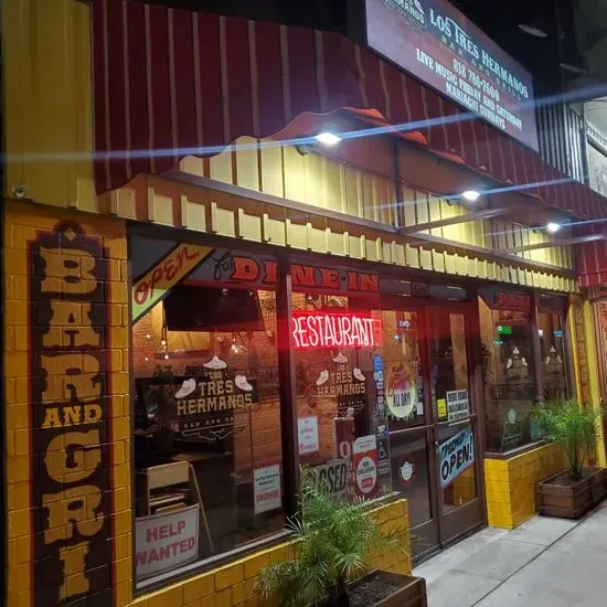 Los Tres Hermanos Restaurant Bar and Grill