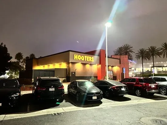 Hooters of Long Beach