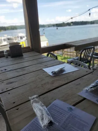 Lakeside Grill at Coosa Island