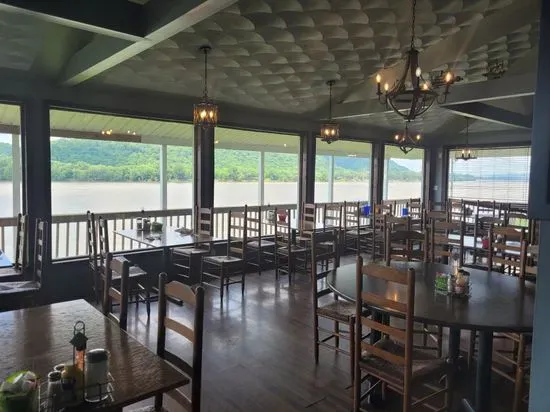 Welch's Riverside Restaurant