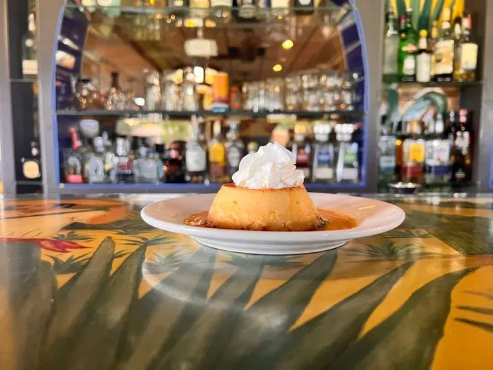 Flan de Queso (Desserts)