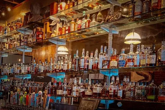 Snake Pit Alehouse Whiskey Bar & Kitchen