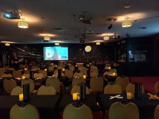 Snappers Grill & Comedy Club