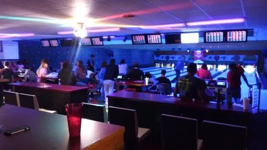 PO's Pub & Grill at Pollards Bowl