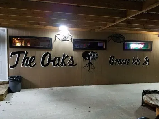 Oaks Lounge