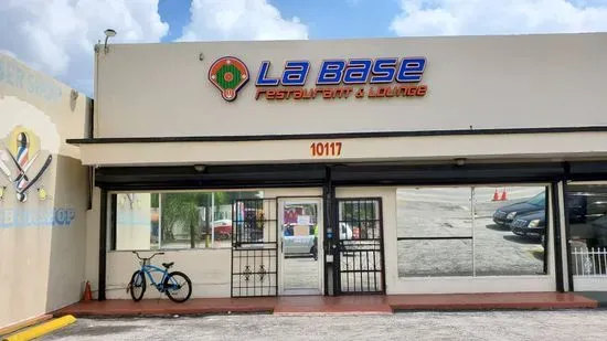 La Base Restaurant &Lounge