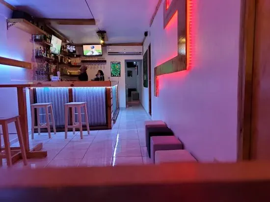 Tambaleo Spot Bar