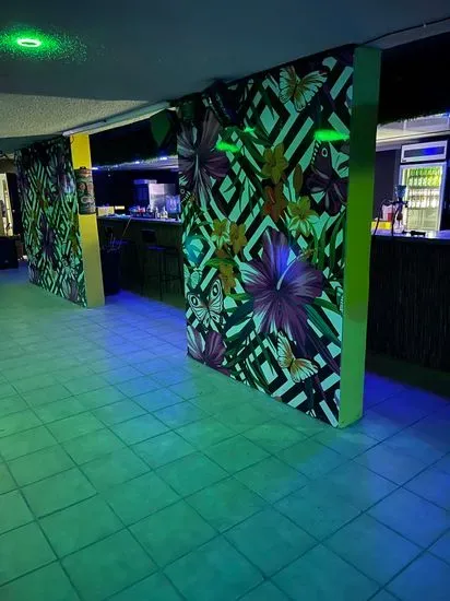 Hawaii Bar