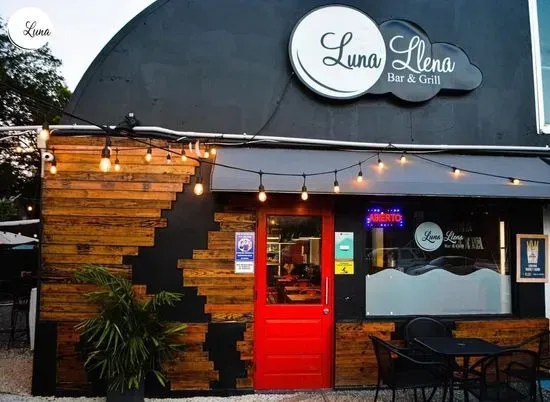 Luna Llena Bar and Grill