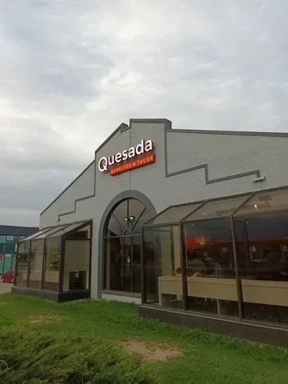 Quesada Burritos & Tacos