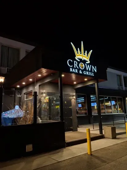 Four Crowns Restaurant & Bar