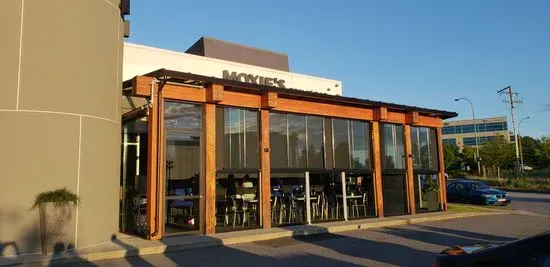 Moxies Langley Restaurant