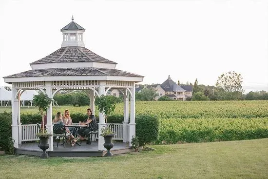 Riverbend Inn & Vineyard