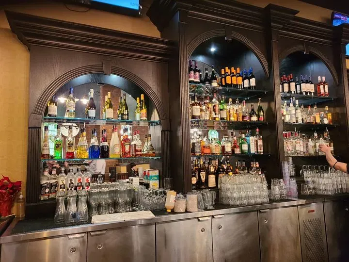 The Old Spaghetti Factory (West Edmonton Mall) Edmonton, AB Checkle