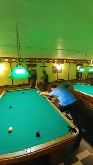 Walshee's Sports Bar & Billiards