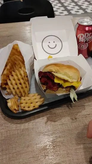 Happy Burger - Yonge St.