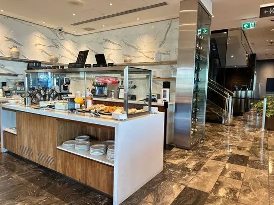 Air Canada Maple Leaf Lounge (International)