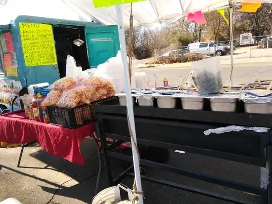 Las Cazuelas Bus Tacos