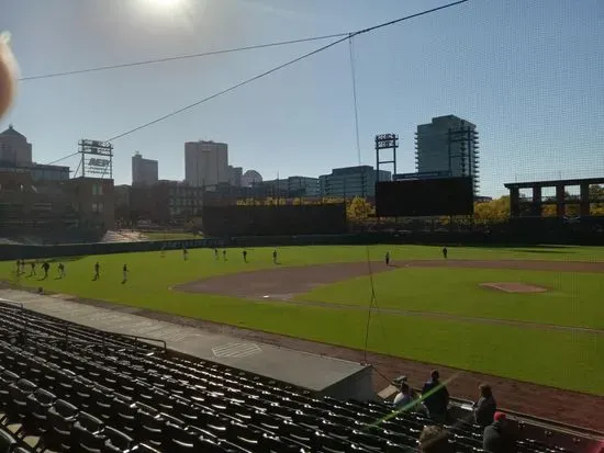 Donatos Dugout